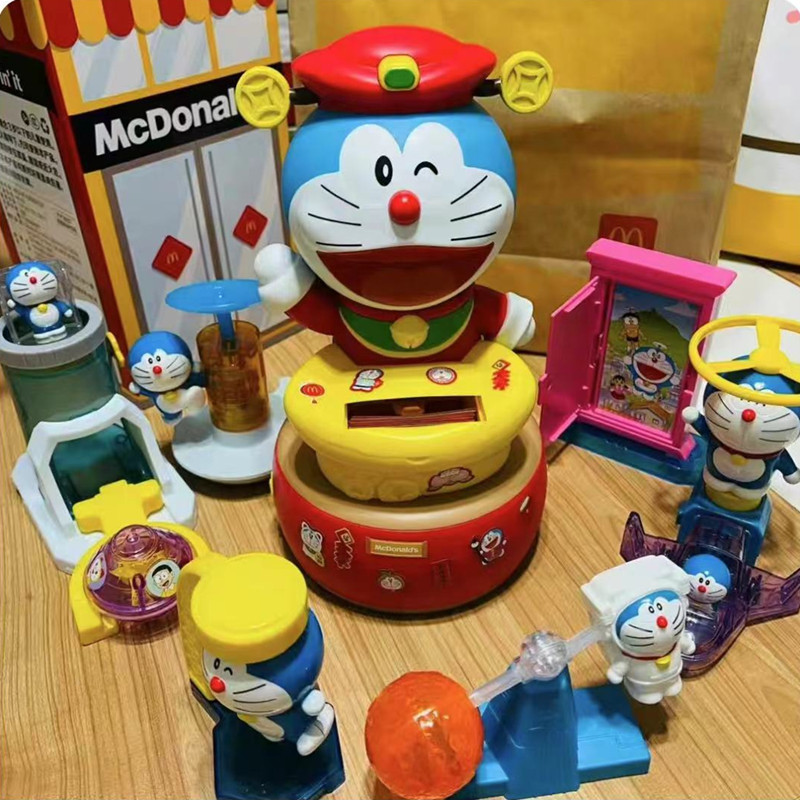 2024麦当劳哆啦A梦玩具春节红包机器猫盒装礼品儿童餐公仔叮当猫