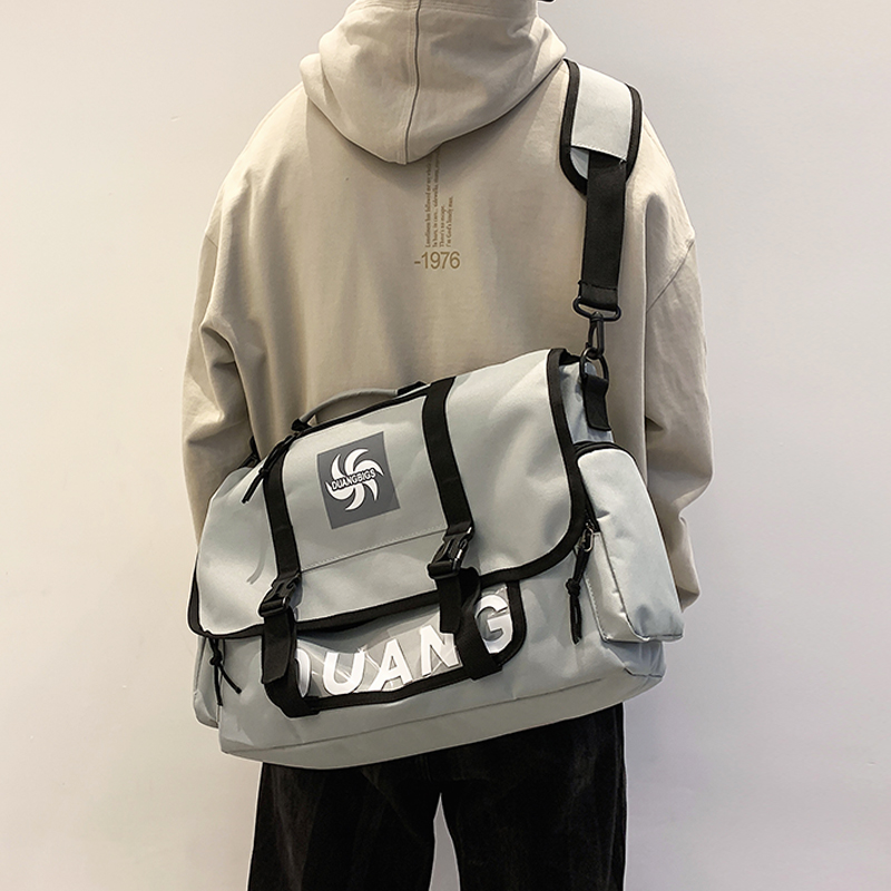 大容量斜挎包男士单肩包潮牌机能工装包手提包运动学生背包电脑包