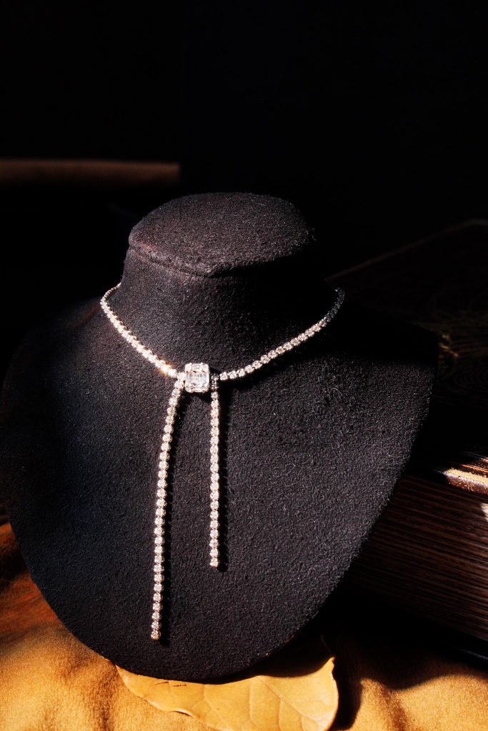 18k钻石 Choker项链 设计完美修饰脸型 贴心设计的抽拉长短